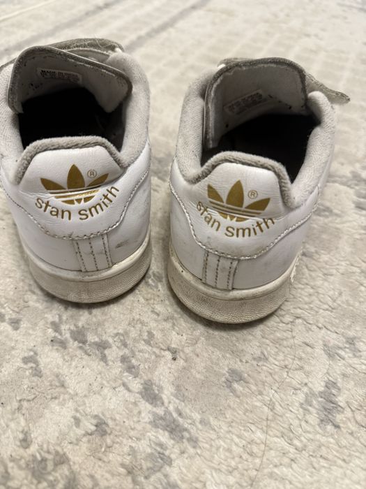 Продам белые кроссы