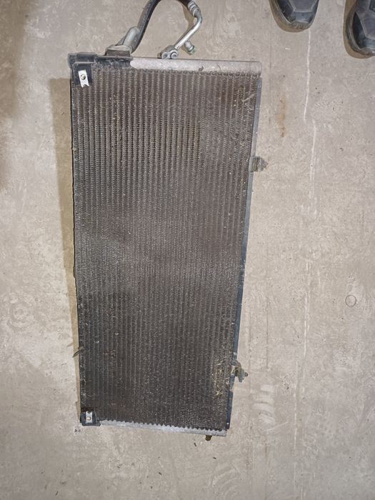 Радиатор кадиционера на субару