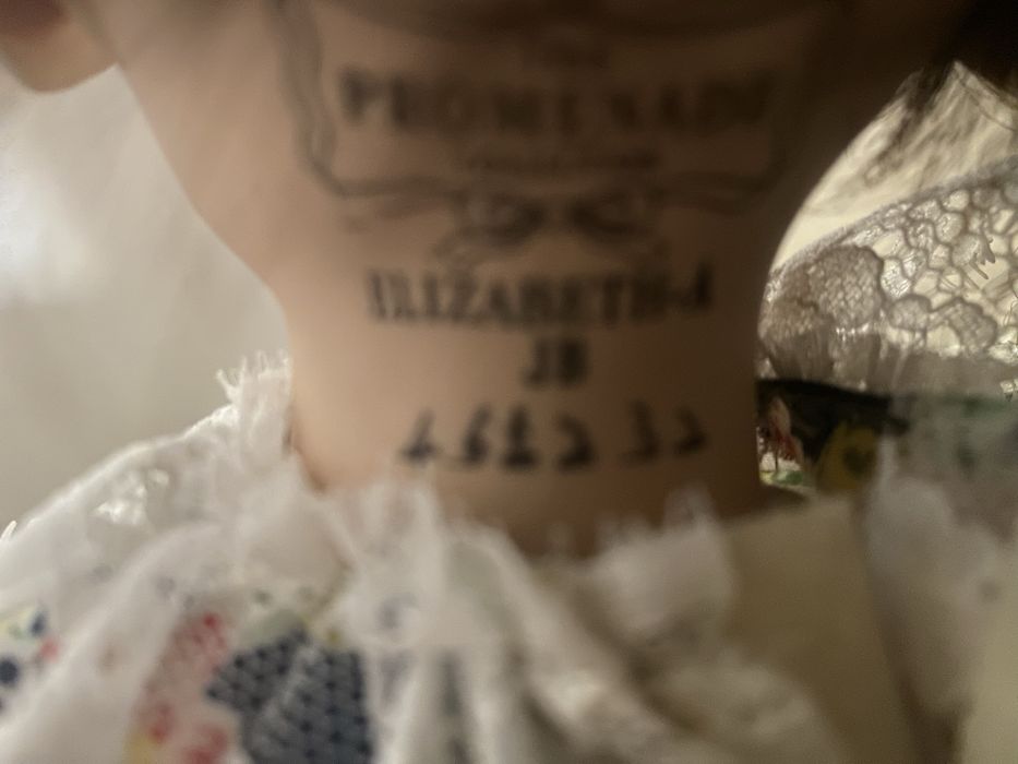 Promenade Collection Порцеланова кукла