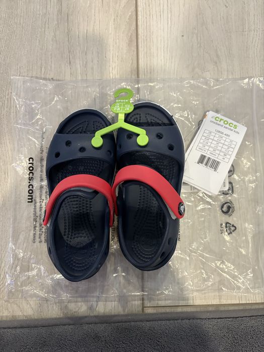 Чисто нови сандали на Crocs за момчета
