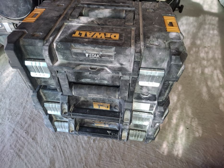 Комплект куфари за инструменти  на Bosch