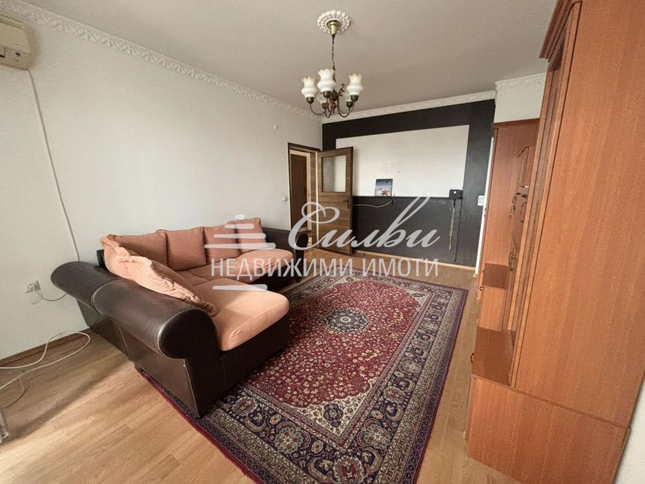 Дава се под наем Двустаен апартамент в Шумен, Еверест - 66 кв.м за 239.7 € - Снимка #1