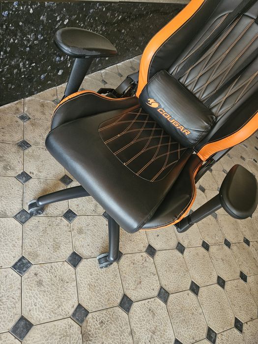 Cougar armor kreslo sotiladi holati alo.