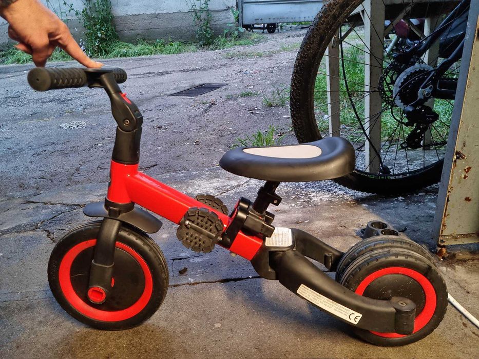 Триколка 2 в 1 Chipolino-смарти червено-черна