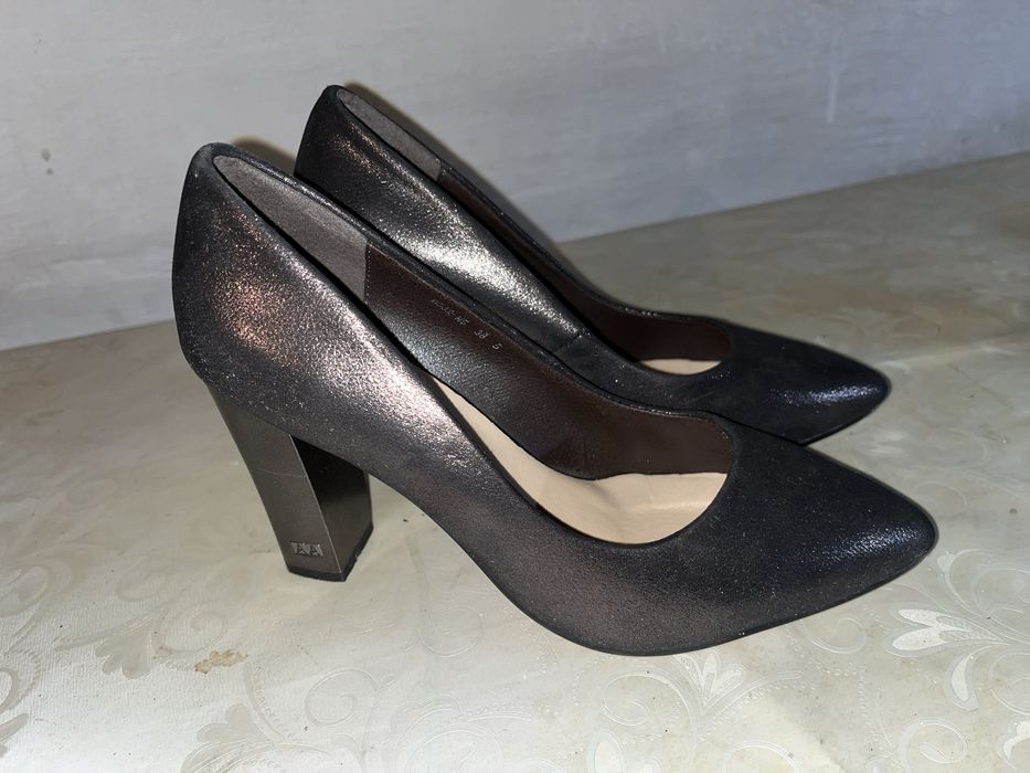 Срочно продам туфли , босоножки