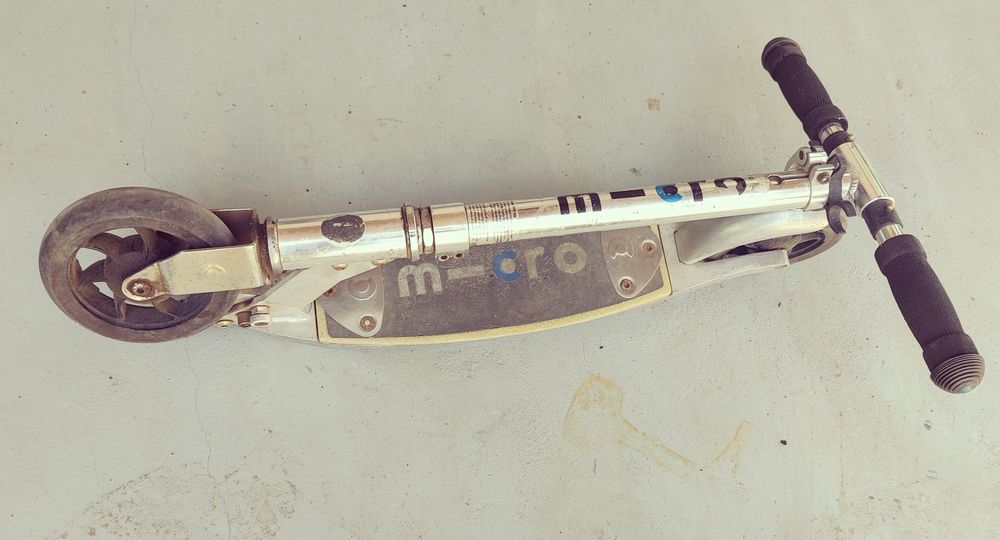 Trotineta ajustabila pliabilă