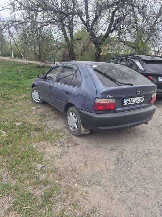 Японский автомобиль Тоиота каролла