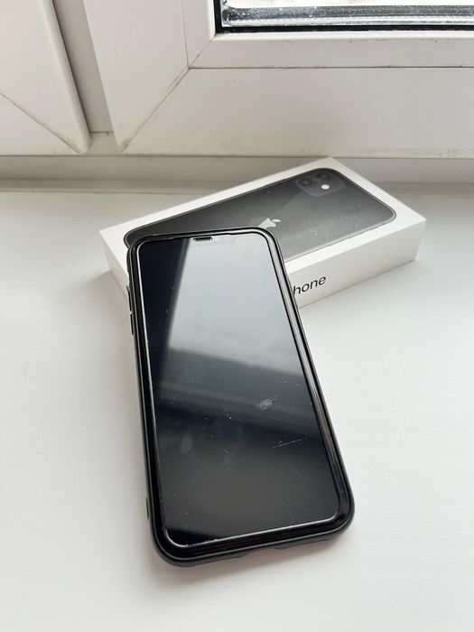 iPhone 11 64 Gb б/у в хорошем состоянии