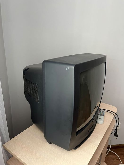 Продам б/у телевизор