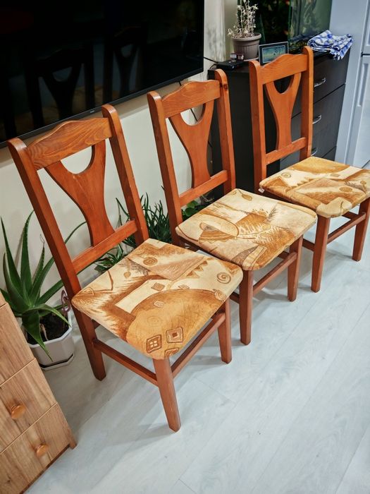 Трапезна маса със 4 стола