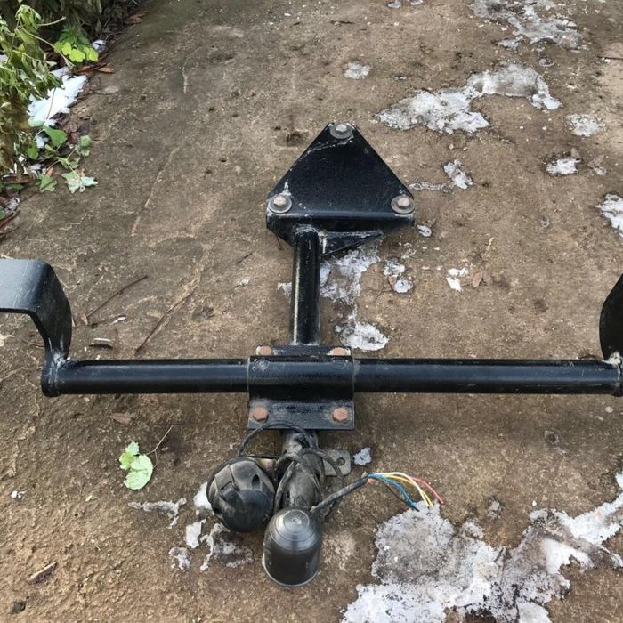 Фаркоп приора седан