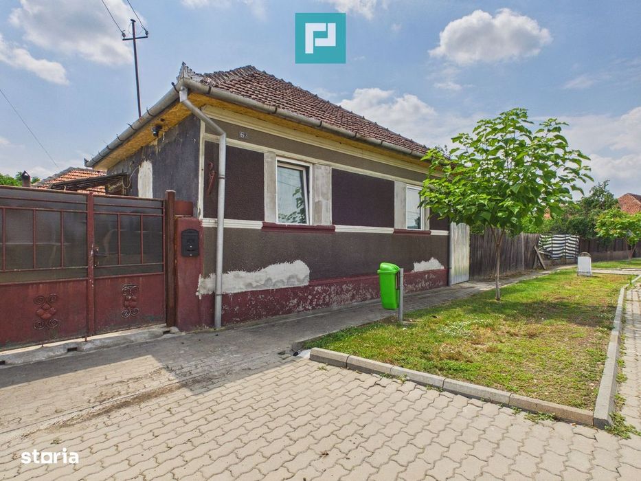 2 case cu teren de 2253 mp în Archiș