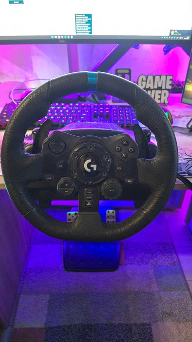 Logitech G923 Trueforce Sim Racing Wheel + Logitech® G Driving Force™ Shifter