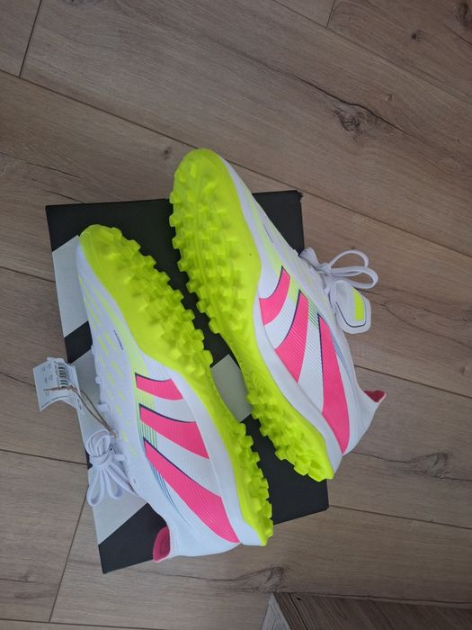 Чисто нови мъжки стоножки Adidas Predator, 44 номер