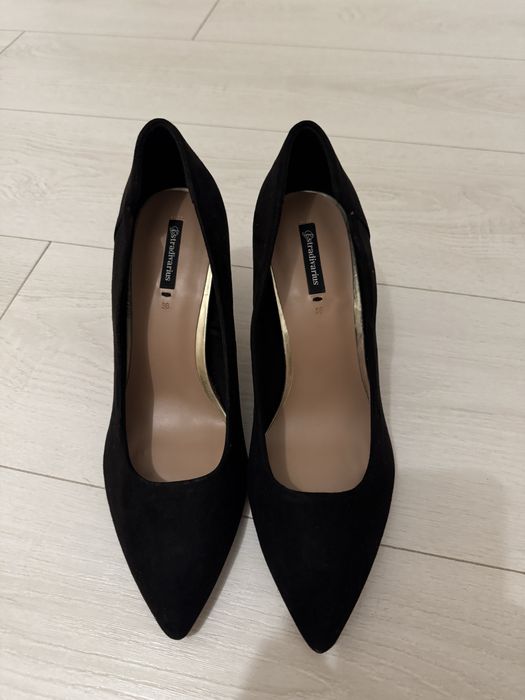 Pantofi stiletto