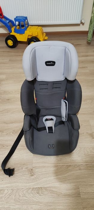 Кресло безопасности в машину