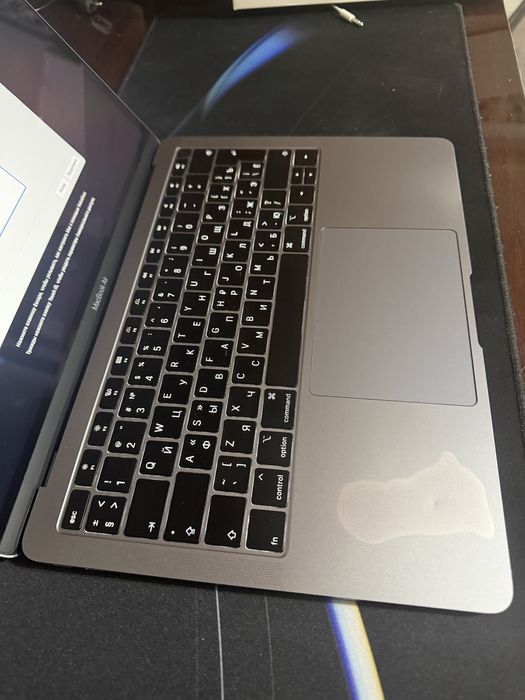 MacBook Air 13 2019 / 128gb