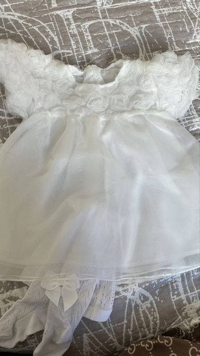 Продам нарядное белое платье