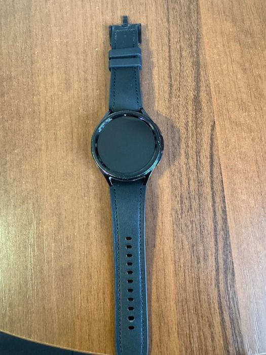 Продам  б/у смарт часы Samsung Watch 6