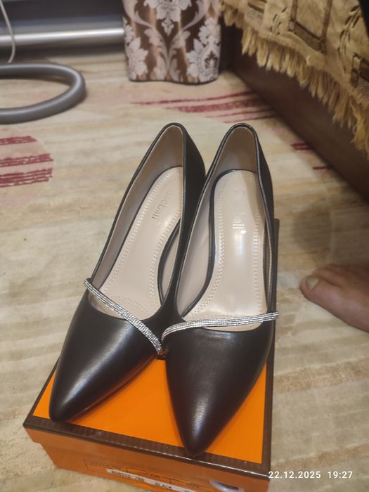 Туфли классные срочно!