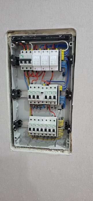 Услуги Электрика.  Электромонтаж