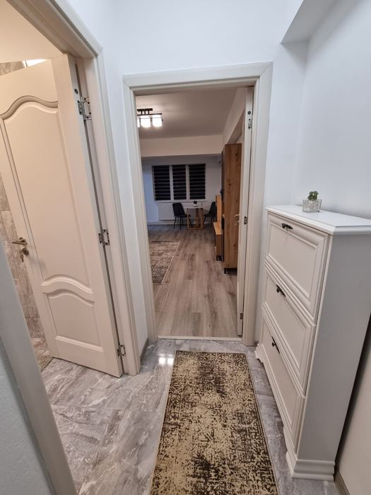 Închiriez garsonieră!