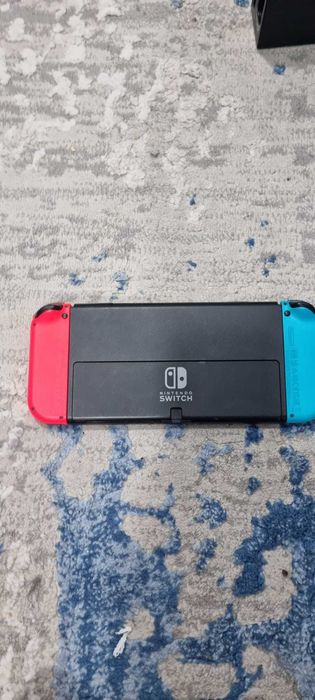 Nintendo Switch OLED + 4 Jocuri Top (Zelda, Mario, Pokemon) - Stare Perfectă