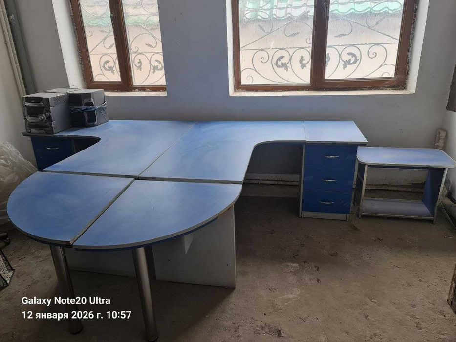 Синий офисный мебель для работы за компьютером