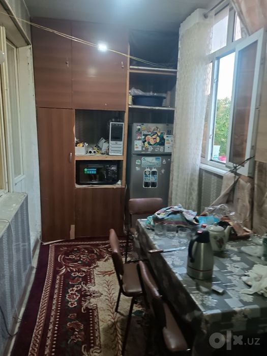 Продам квартиру в 9 микрорайоне  2 х комнатную переделанная на 3 х