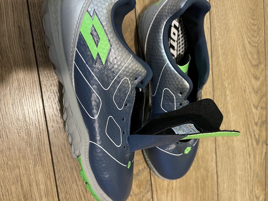 Футболни обувки lotto