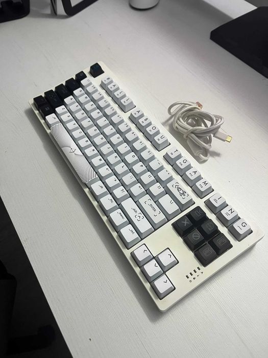 Tastatura gaming Aqirys Aludra TKL
