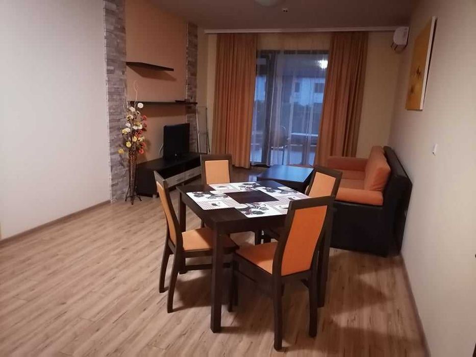 НОЩУВКИ в ДВУСТАЕН апартамент в комплекс ТОПОЛА СКАЙС(Балчик), 4*.