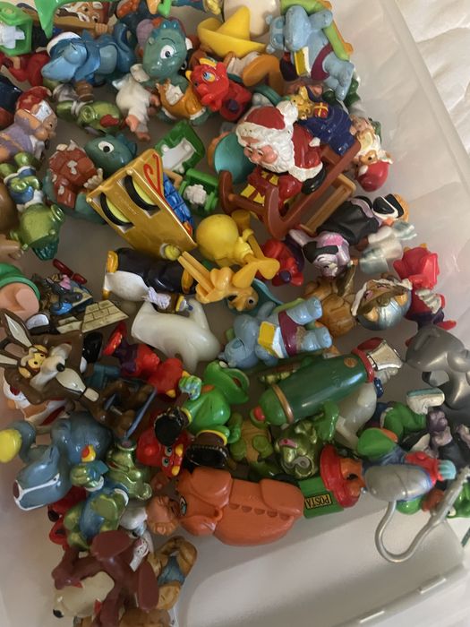 Jucarii Kinder  surprize vechi