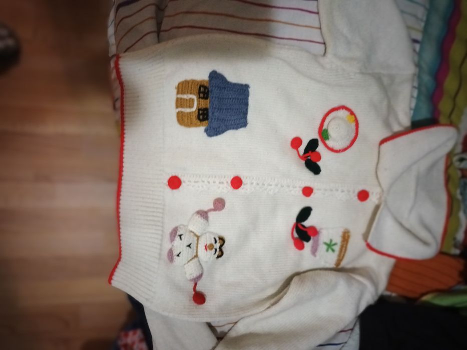 Продам кофточки на девочку