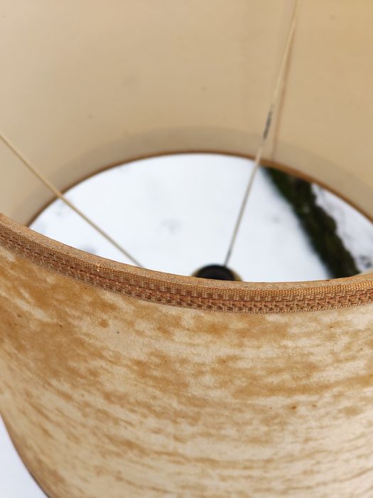 АНТИКВАРНА настолна лампа , основа от чист месинг 
Основа от чист мес