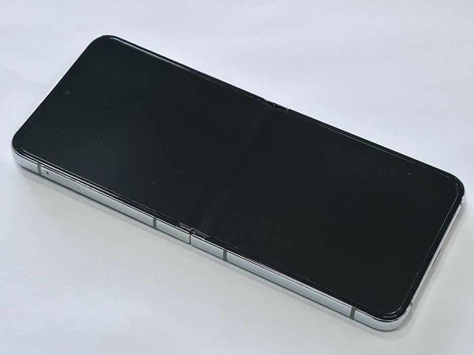 Samsung Galaxy Z Flip5 5G 256GB 8GB RAM Dual