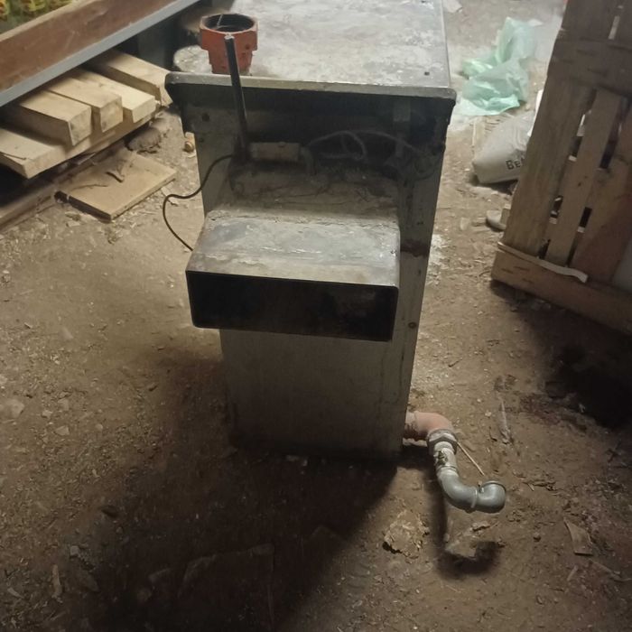 Продавам камина с водна риза на дърва 16кW руска.