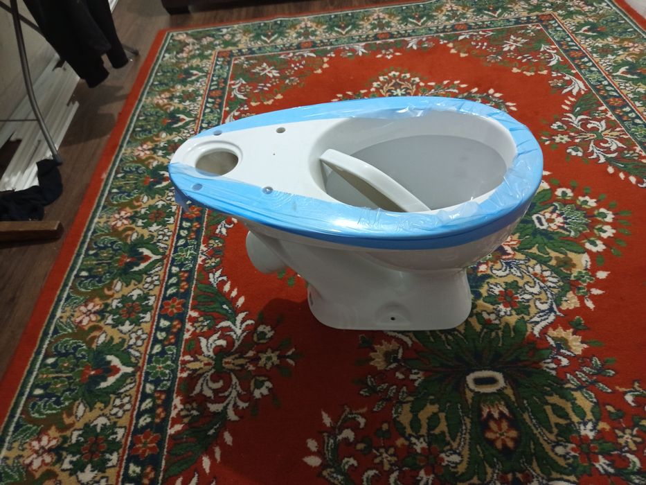 Продам унитаз , новый