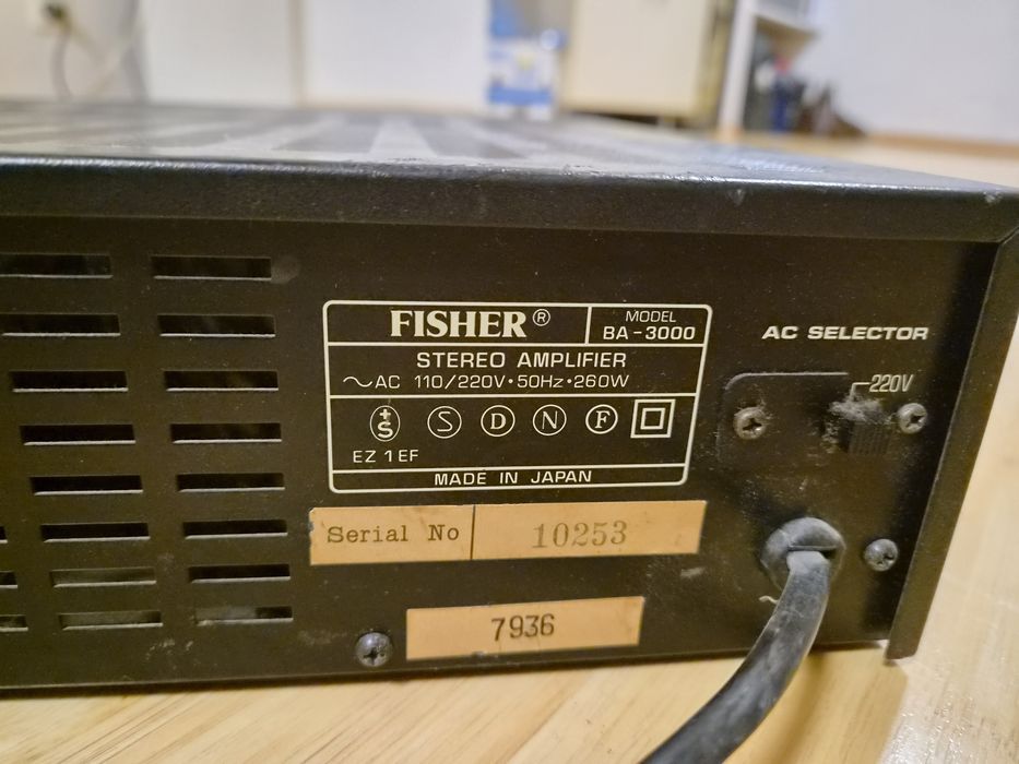 Boxe + stație de amplificare  Fisher
