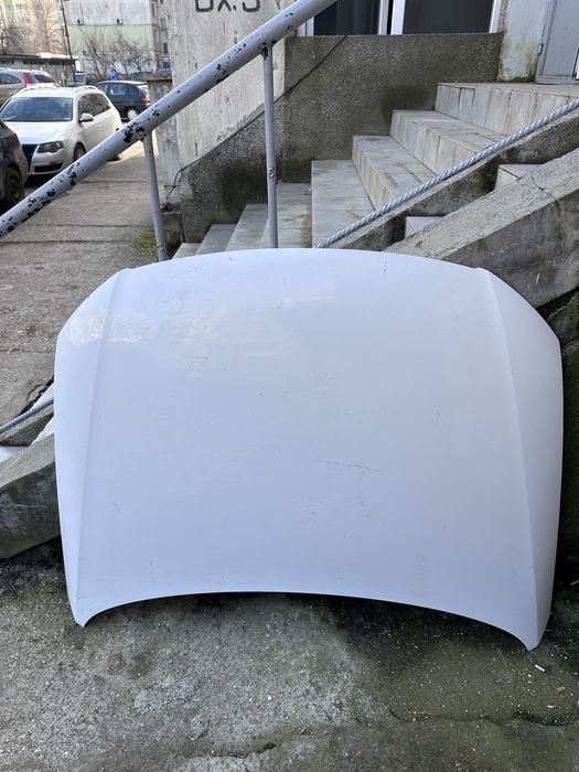 Бял капак за VW Passat B6