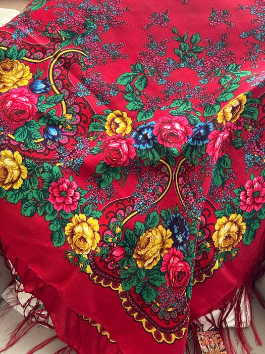 Чисто нов  вълнен руски шал