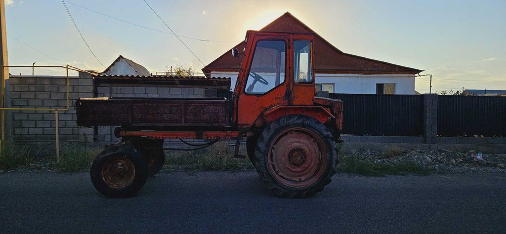 Продам Трактор, Т-16