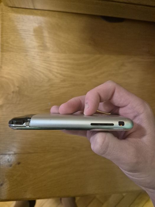 Iphone 2g НЕ РАБОТЕЩ