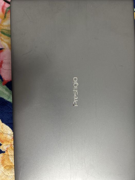 Продам ноутбук можель prestigio СРОЧНО