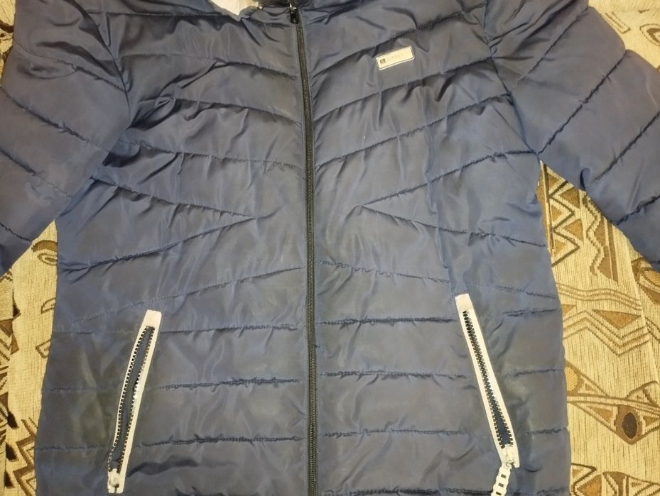 Тёплая хорошая куртка