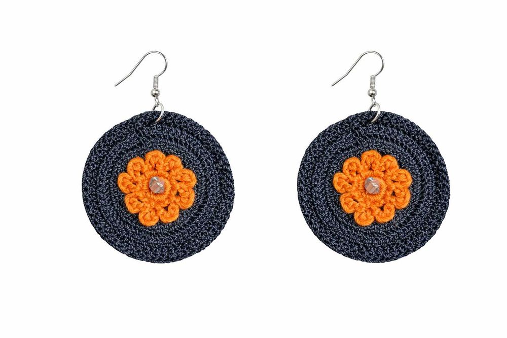 Cercei handmade în formă de floare