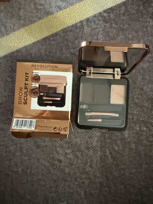 Revolution Kit pentru sprancene