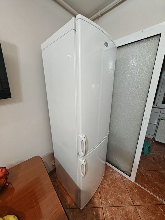 Combina frigorifica Whirlpool - 320 litri