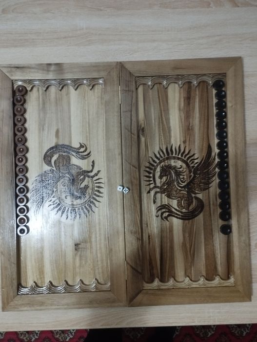 Сувенир нарда, шашка ва шахмат соти. лади