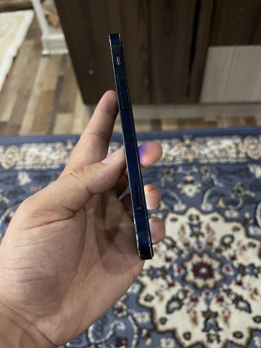 В продаже Айфон 12. 256Gb.